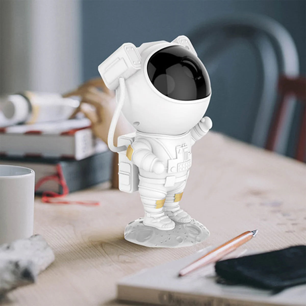 Astronaut night lamp